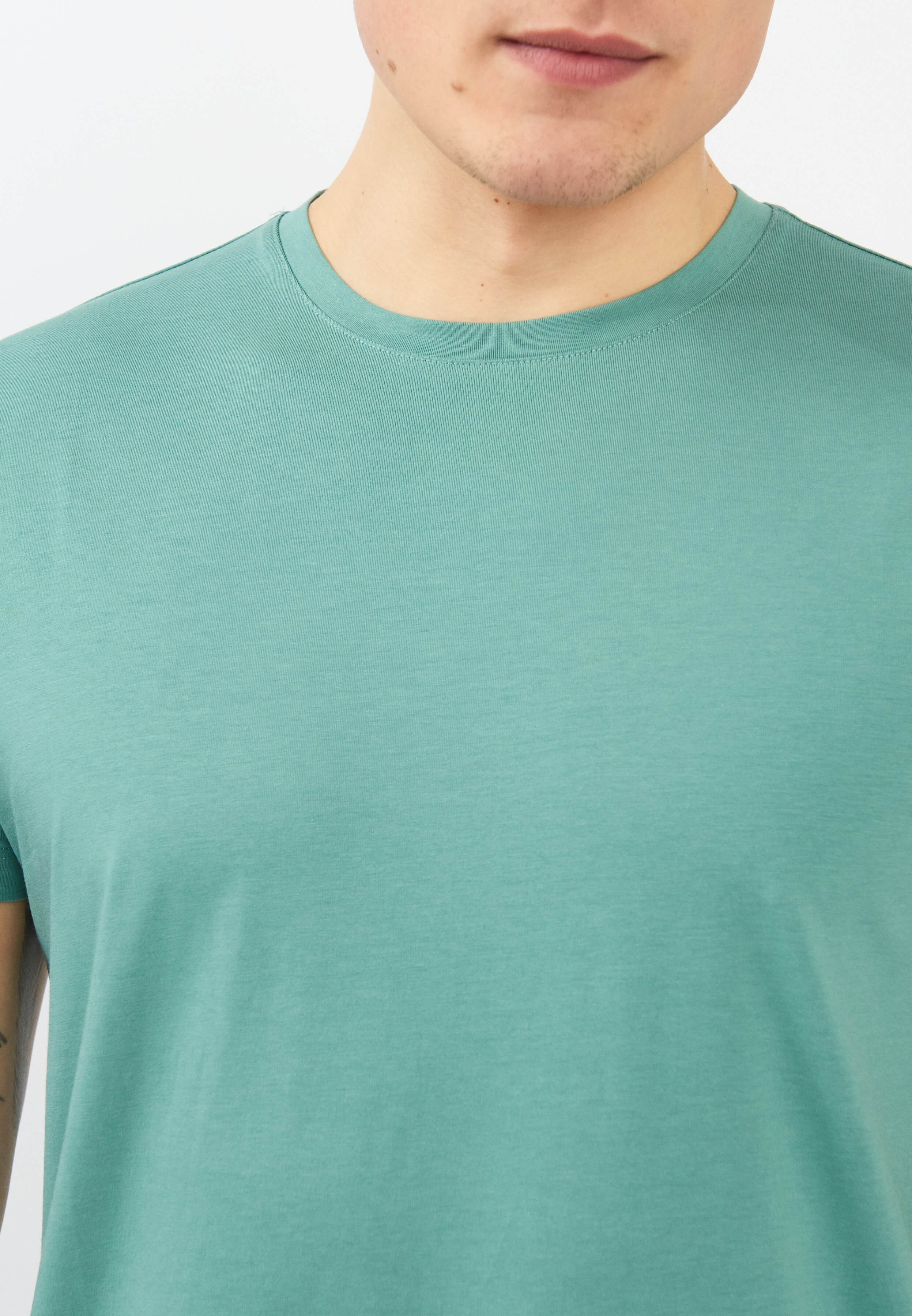 картинка Футболка 035012 от магазина МаХималист